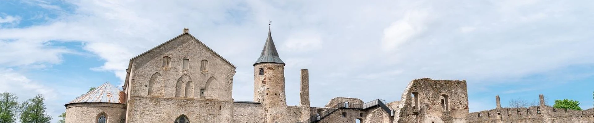 Haapsalu-Castle-visit-estonia_SUUR